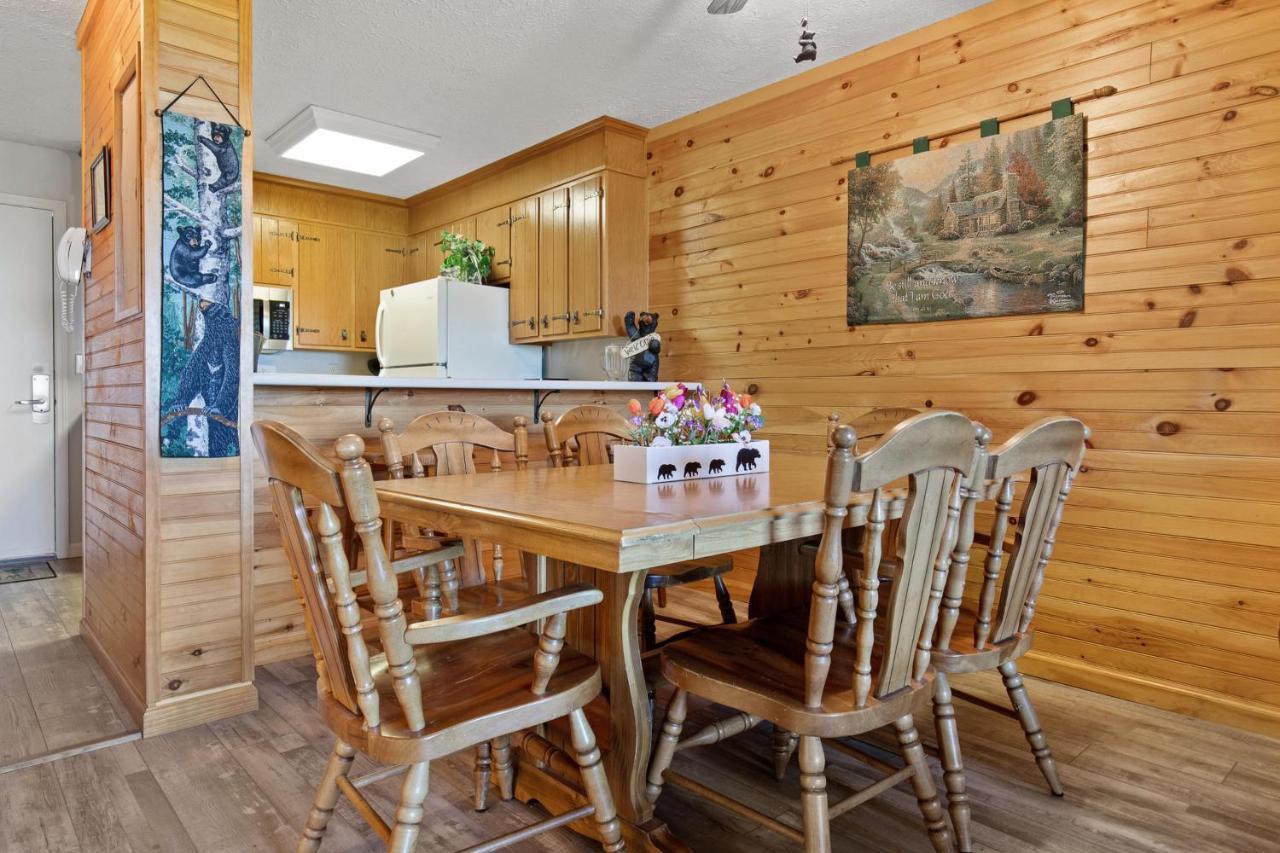 Bear Cub Retreat Apartment Гетлинбург Екстериор снимка