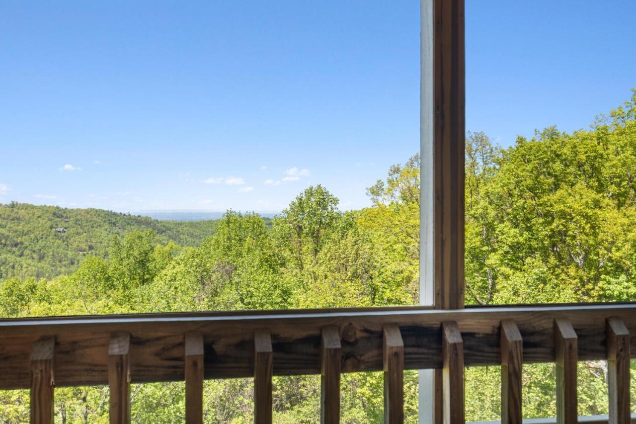Bear Cub Retreat Apartment Гетлинбург Екстериор снимка
